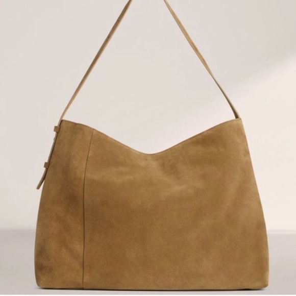 Aritzia Handbags - Aritzia Alxiliary Vio Tote Bag.